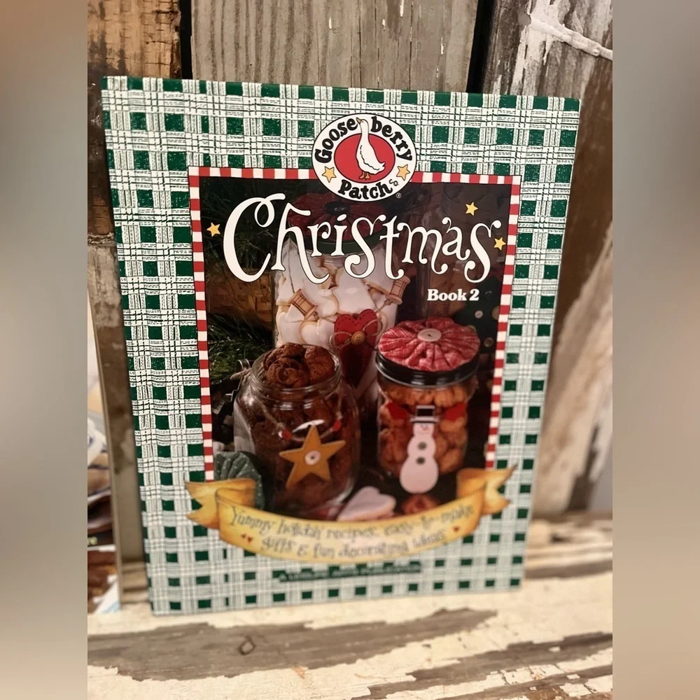 Gooseberry Patch (Christmas) Cookbooks-3